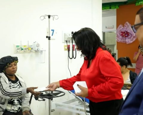 Government completes delivery of Christmas bonus to hospitals