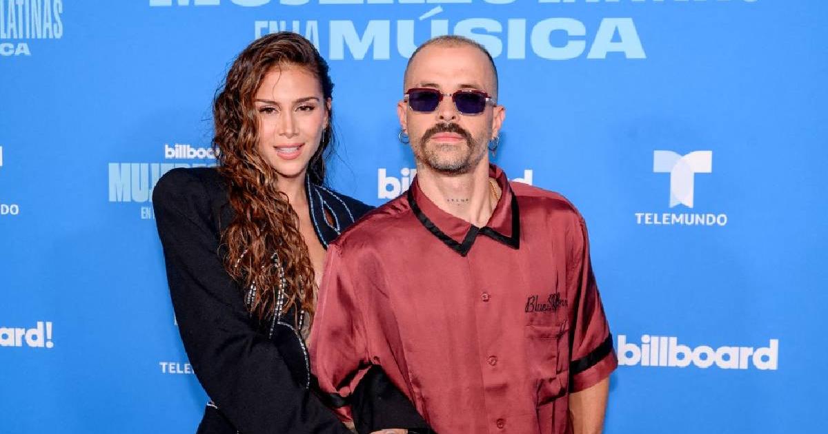 Greeicy and Mike Bahía share the stage together at Megaland