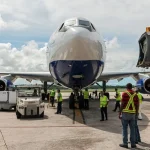 Un avión en el Aeropuerto Internacional "José Martí" de La Habana