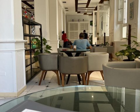 Havana hotels practice exchange anarchy with the dollar