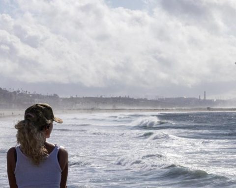 Heavy rain and flash flooding hit Southern California