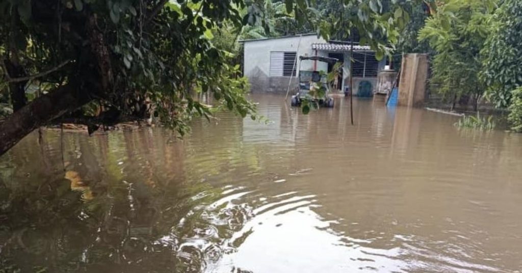 Heavy rains cause flooding and evacuations in central Cuba