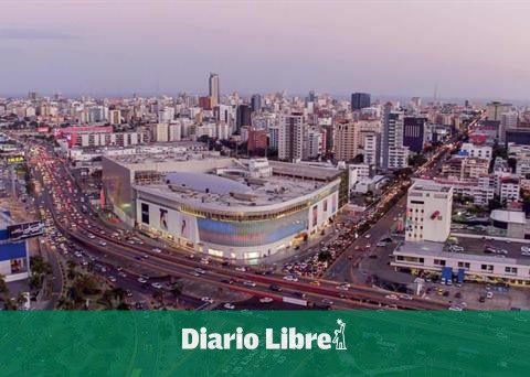 How much will the debt of Dominicans be in 2025?