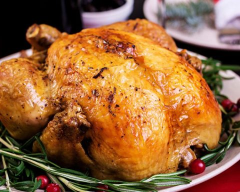 How to “survive” New Year's dinner without excesses: what nutritionists recommend