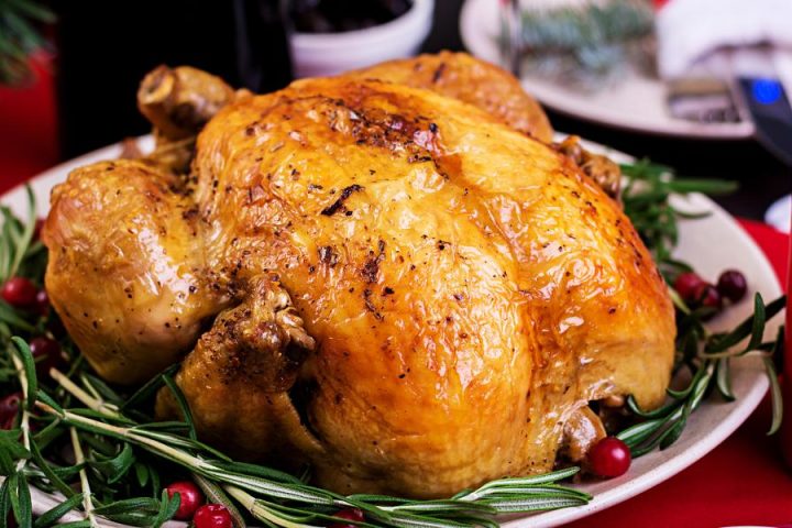 How to “survive” New Year's dinner without excesses: what nutritionists recommend