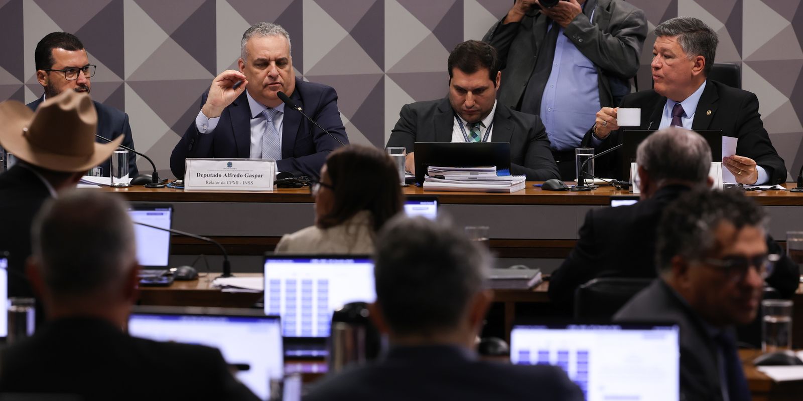 INSS CPMI rejects summoning Lulinha and minister Jorge Messias