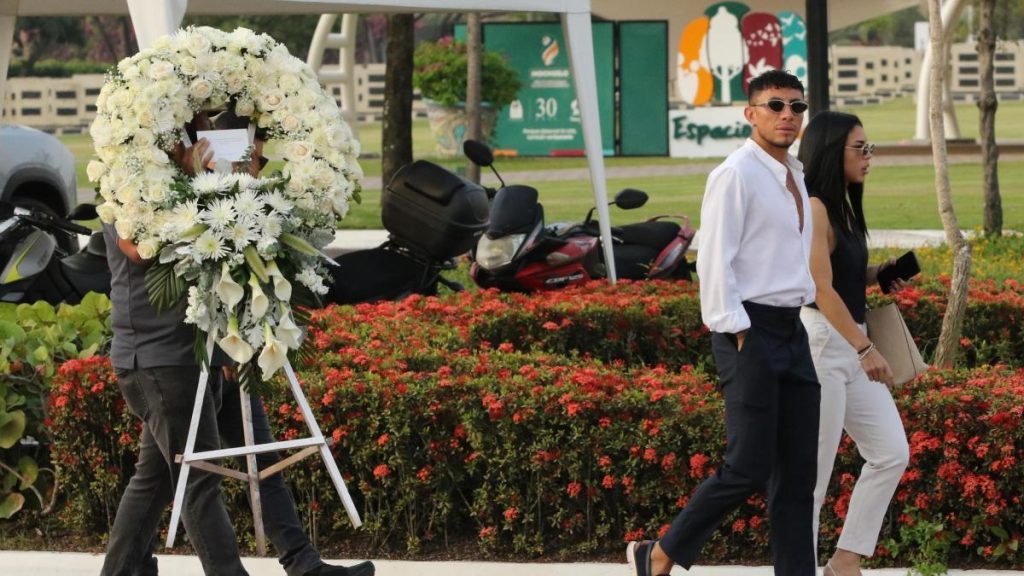 In shock after the shooting of his partner: "I don't want to know anything about football"