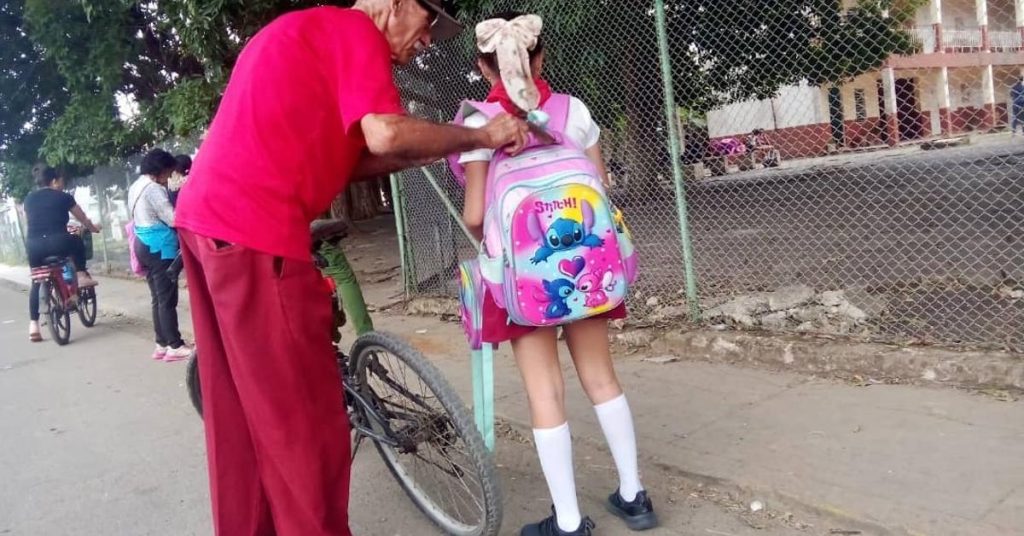 In the absence of teachers, recess is permanent at a school in San José de las Lajas