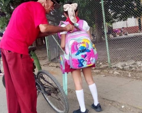 In the absence of teachers, recess is permanent at a school in San José de las Lajas