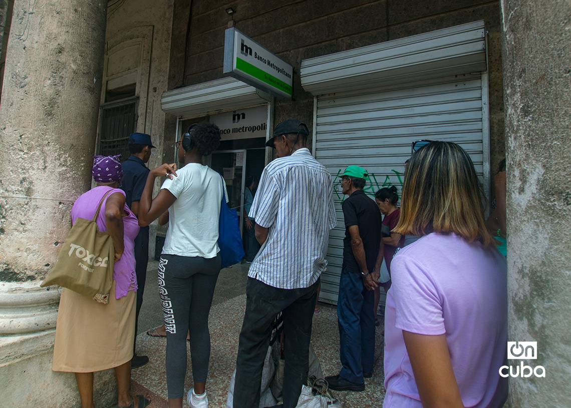 In the midst of the crisis, Cubans face salary arrears that violate rights and abandon families
