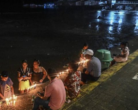 In which places is the 7 of candles celebrated?