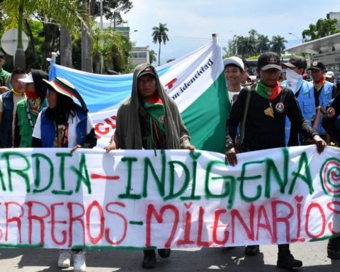 Indigenous Minga in Guaviare keeps the national road closed due to protest against the Army