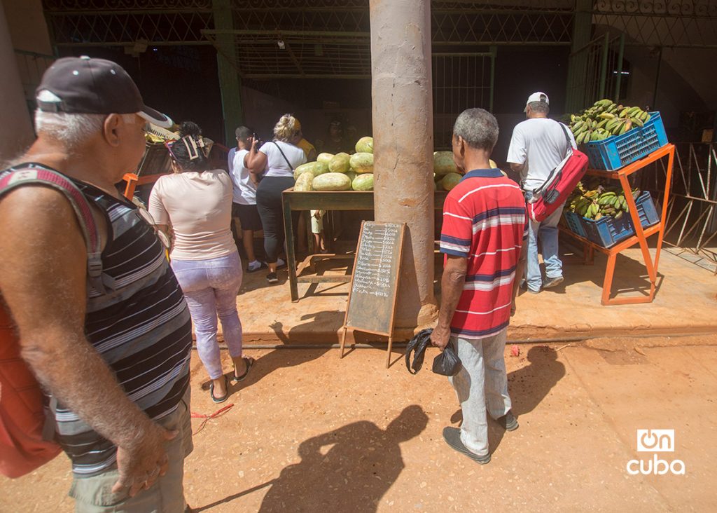 Inflation in Cuba's formal market declines slightly in November, according to official data