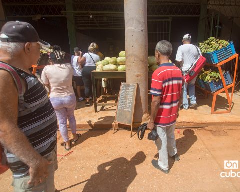 Inflation in Cuba's formal market declines slightly in November, according to official data