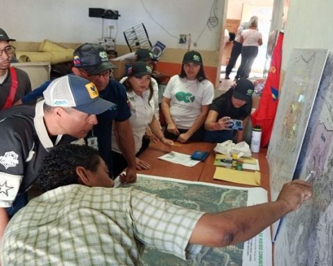 Capacitan en Participación Comunitaria a habitantes de corredor Caracas-La Guaira