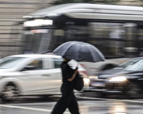 Inmet issues warning for RS of winds of up to 100 km/h and storm