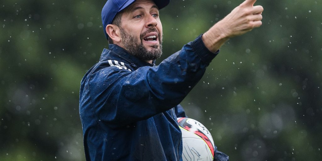 Internacional announces the signing of Uruguayan Paulo Pezzolano