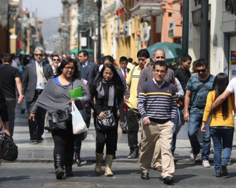 Ipsos: 48% do not know who to vote for or plan to taint their vote