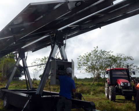 Irrigation with solar energy and mobile generator sets for tobacco in Cuba