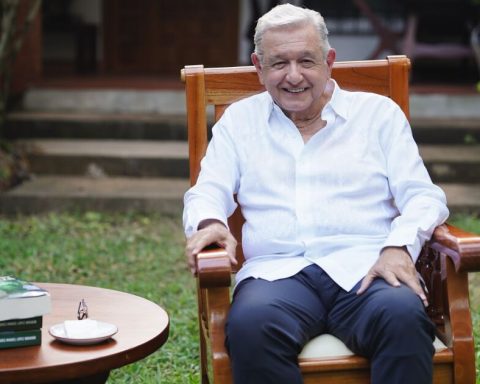“It's not a simulation, I'm retired,” says AMLO and presents his new book 'Greatness'