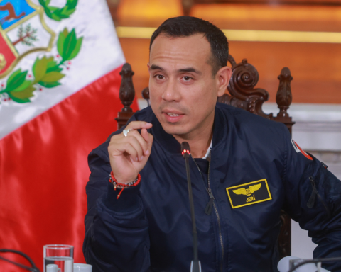 José Jerí tries to evade JEE sanction and denies proselytizing despite his praise for Somos Perú during a TV interview