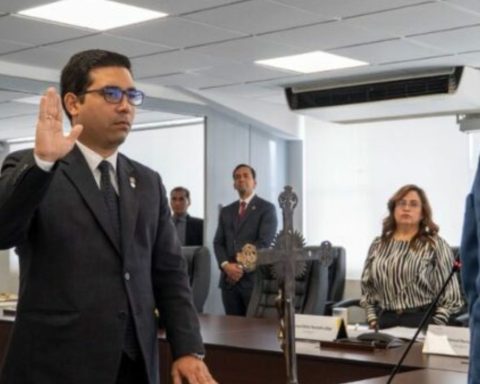 José Jerí's government elects Vicente Espinoza as the new superintendent of Sunedu despite questions