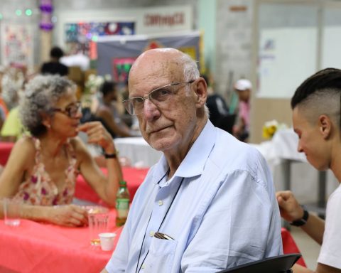 Júlio Lancelotti promotes Christmas lunch for homeless people in SP