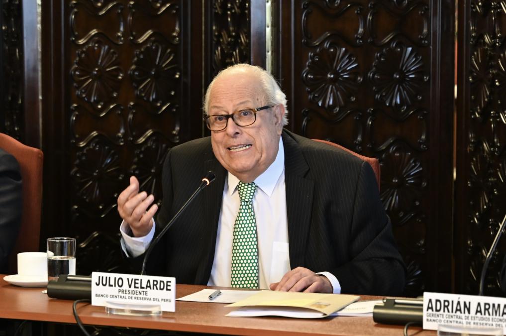 Julio Velarde: “We are not vaccinated against bad governments”