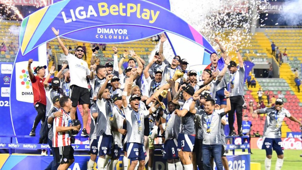 Junior, Colombian champion