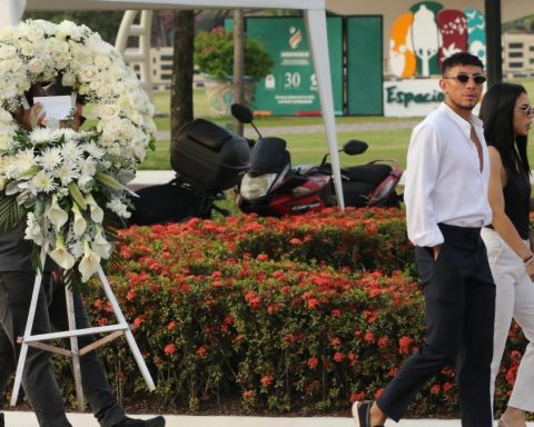 Last goodbye to 'Pitbull', Barcelona player from Ecuador murdered in Guayaquil