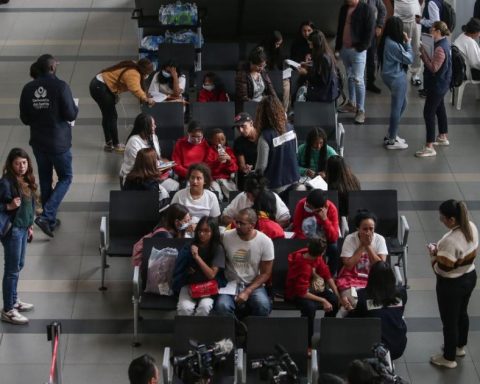 Latam and JetSmart report normality in their flights, amid delays and cancellations due to Airbus software