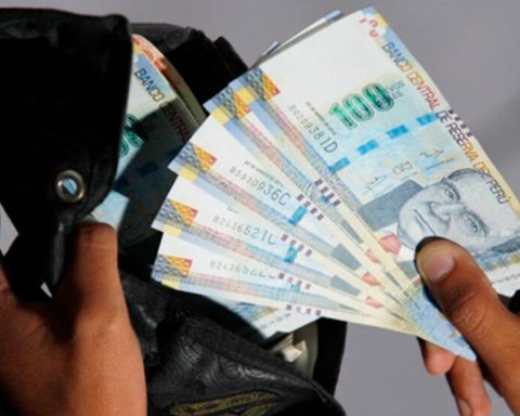 Learn how to take advantage of your Christmas bonus