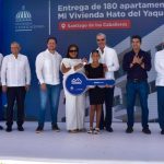 Luis Abinader between Christmas carols, new houses and long-awaited roads