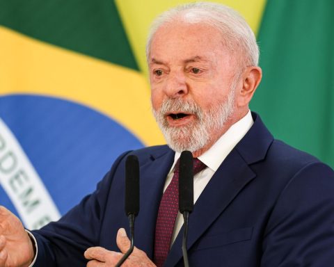 Lula rules out privatization of Correios
