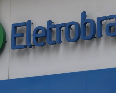 Lula vetoes PL on relocation of Eletrobras workers