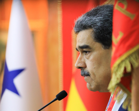 Maduro called for a perfect union with Colombia to protect sovereignty