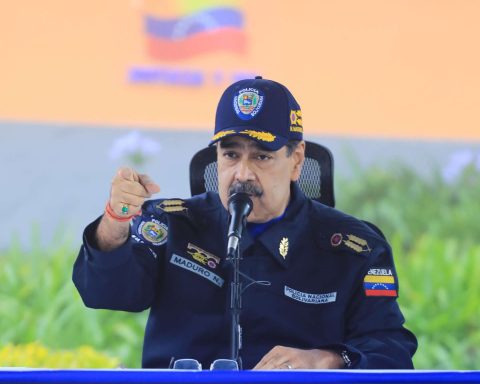 Maduro denounced theft of $14 million for “bonuses” from the right