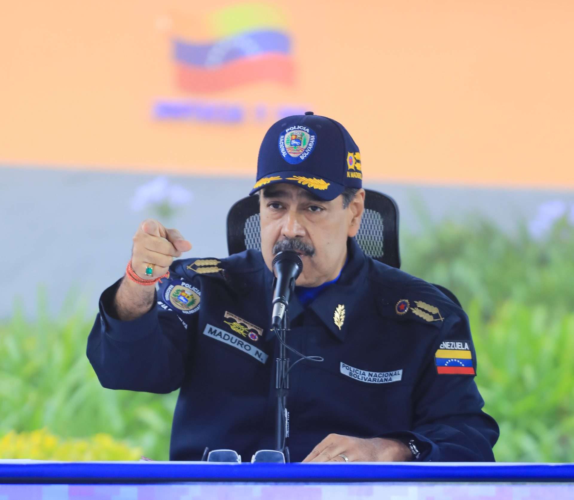 Maduro denounced theft of $14 million for “bonuses” from the right