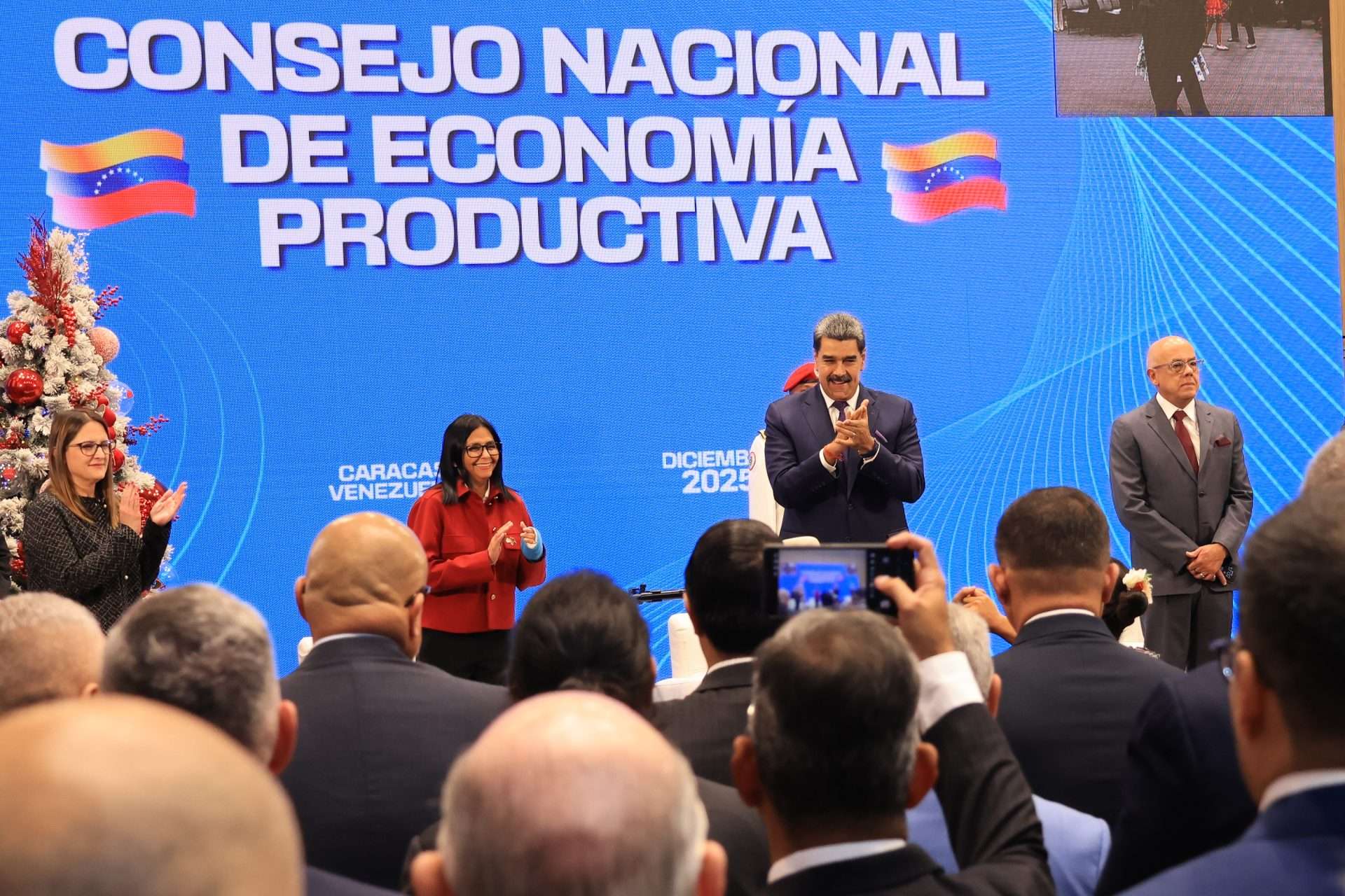 Maduro signed protocol to promote non-oil exports