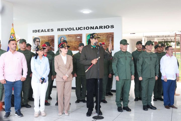 Maduro: the FANB must transmit its doctrine to the people