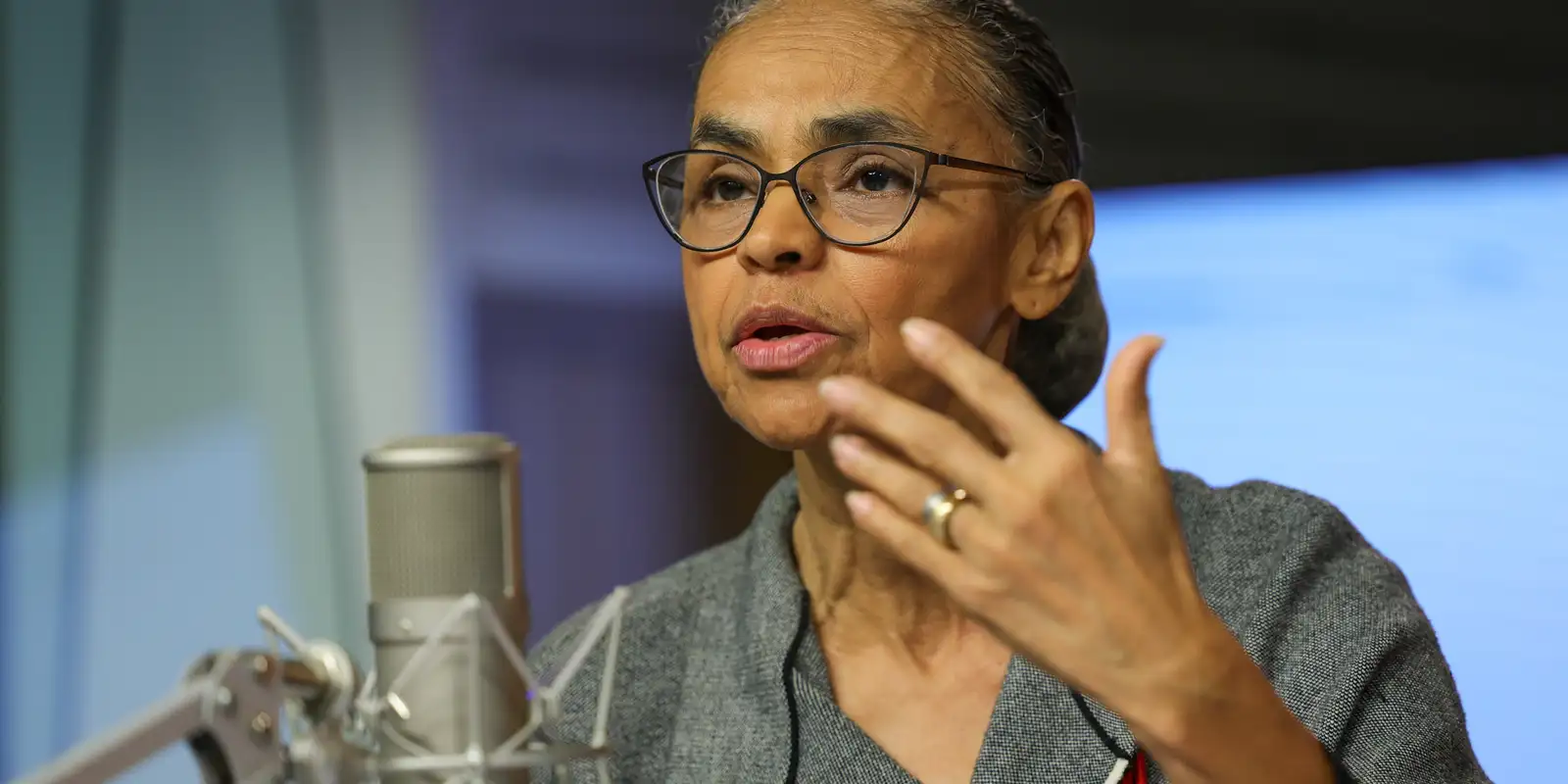Marina Silva suffers lumbar vertebra fracture