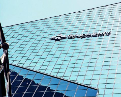 Mexican stock market operates with losses; Banorte and Grupo Carso lead the declines