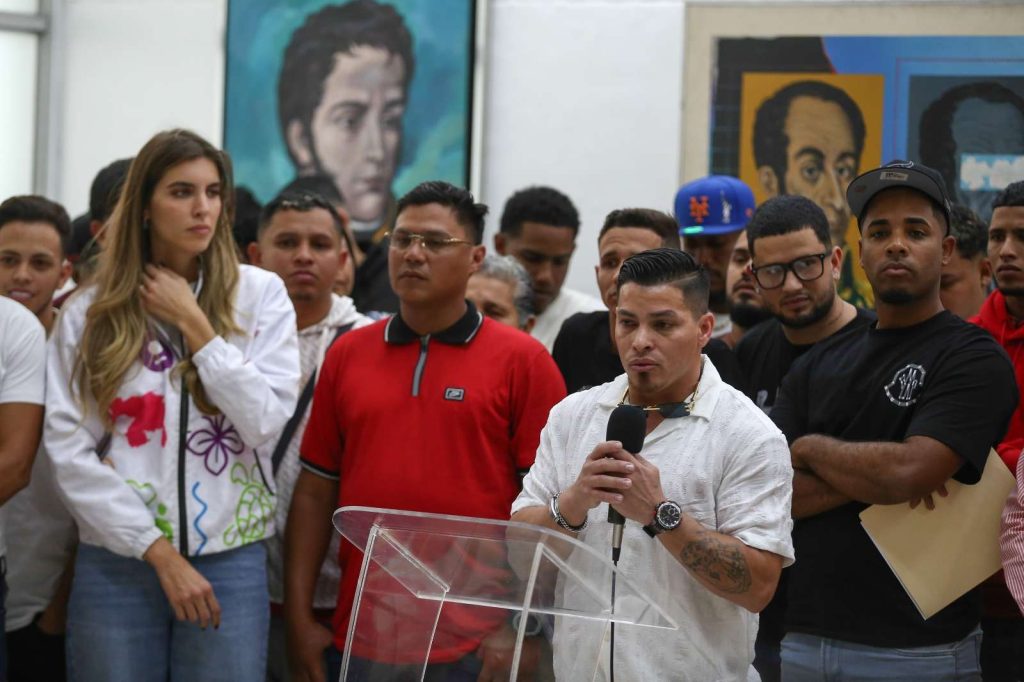 Migrants denounce torture in Cecot