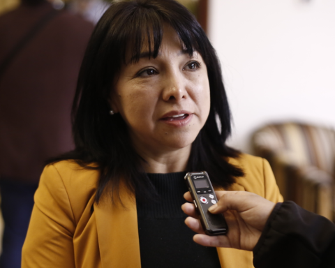 Mirtha Vásquez warns that the Permanent Commission will evaluate the final report that recommends her disqualification without notifying her