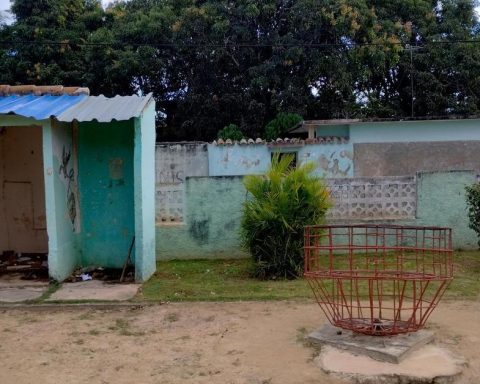 Monserrate and the Watkins Zoological Park reflect the ruin of recreational spaces in Matanzas