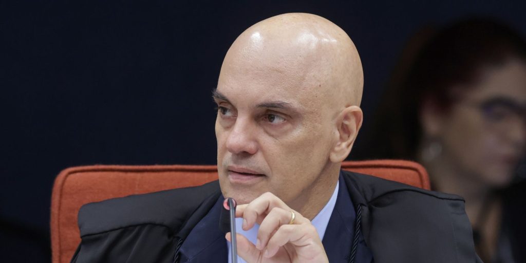 Moraes votes to convict 5 more defendants in the coup plot and acquit one