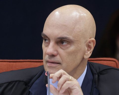 Moraes votes to convict 5 more defendants in the coup plot and acquit one