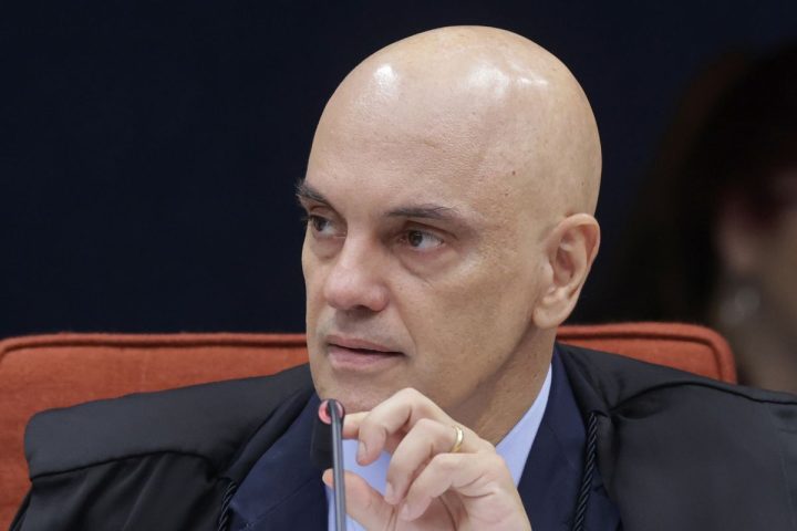 Moraes votes to convict 5 more defendants in the coup plot and acquit one