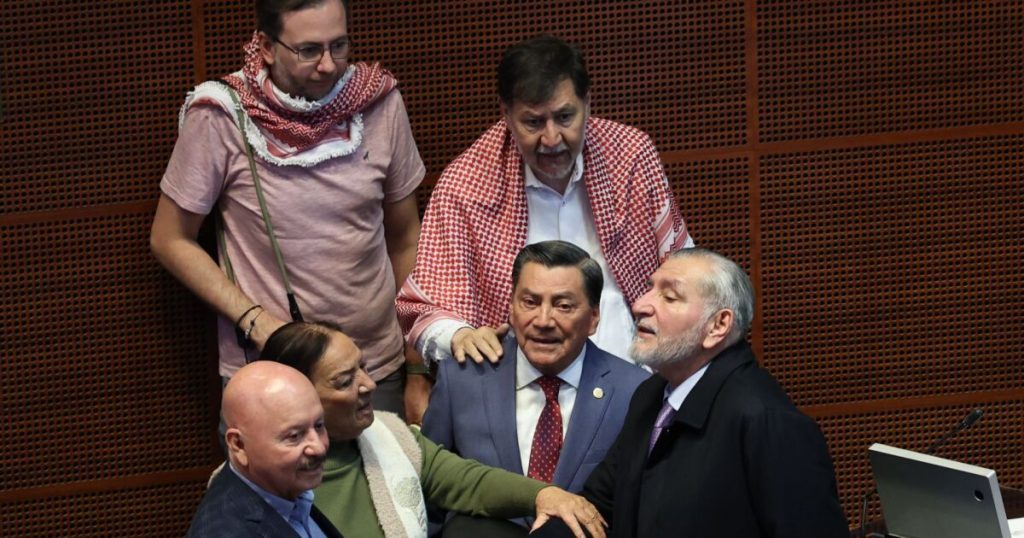 Morena senators spend millions of pesos on AMLO's books