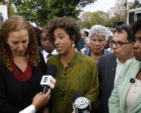 Motta goes back and maintains a security escort for the PSOL deputy